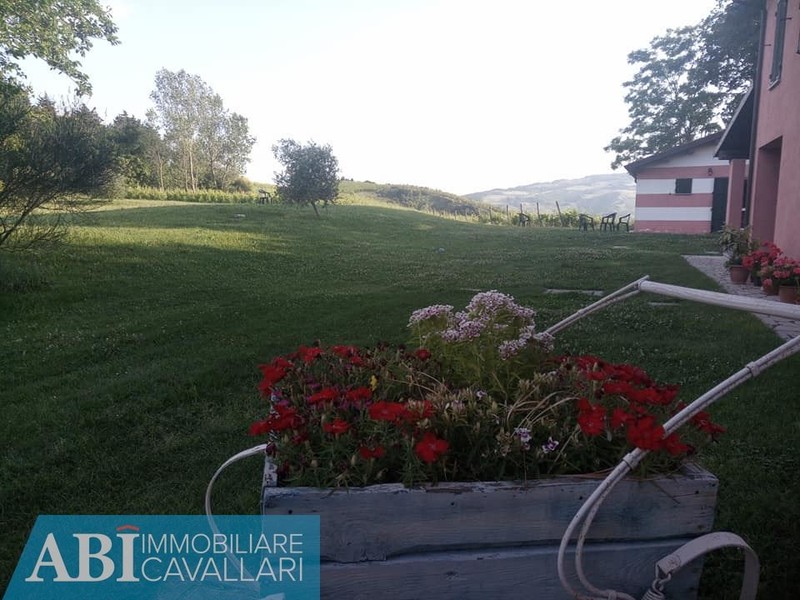 fotografie - Immobile Commerciale Brisighella (RA)  