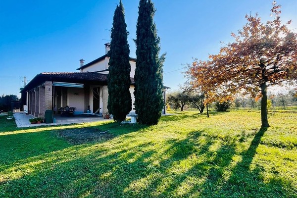 vendita villa bifamiliare